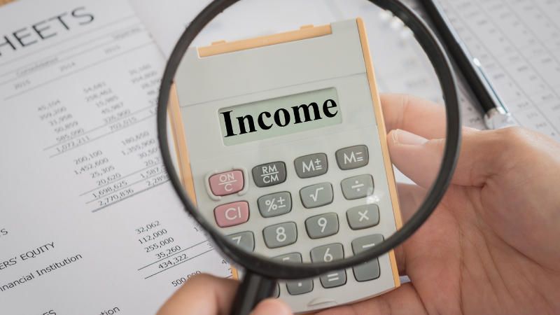 Incomeと虫眼鏡